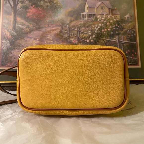 Gorgeous Vintage Dooney & Bourke Large Palomino Yellow Drawstring Bag New Tags ! - Picture 6 of 15